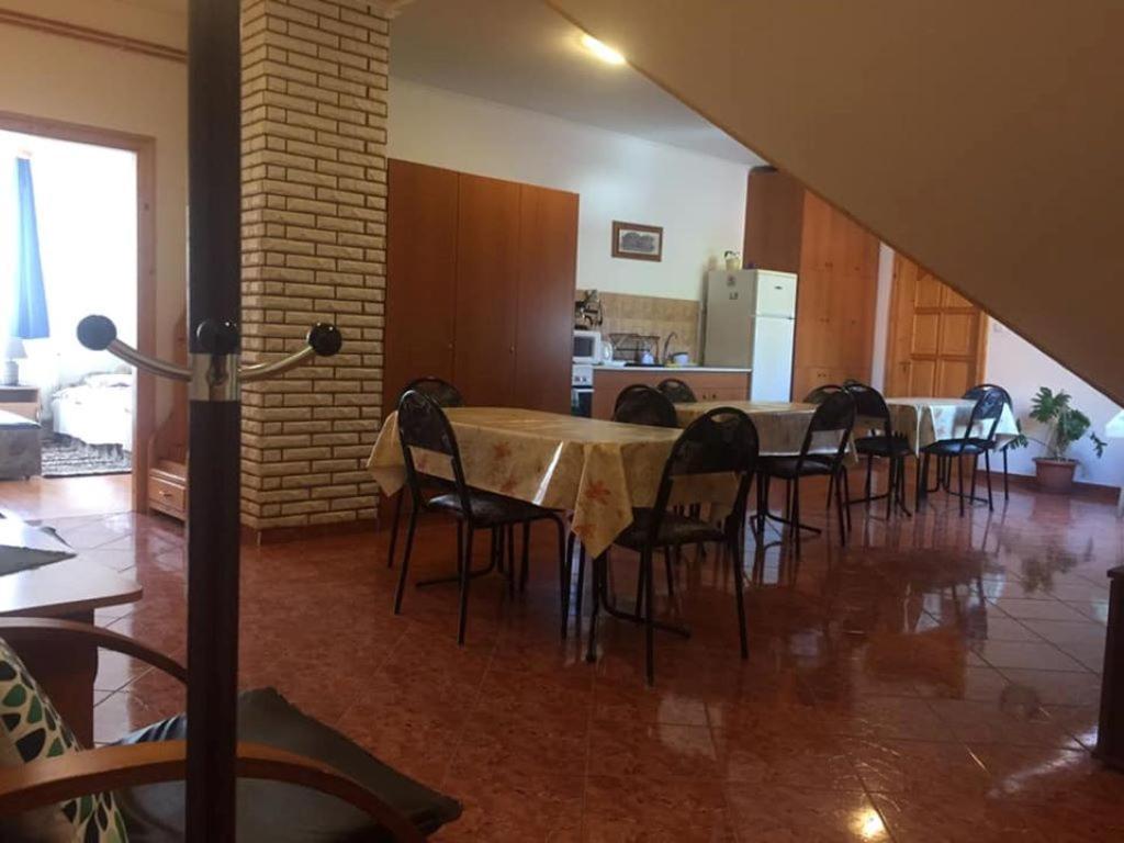Hubertus Vendeghaz Hotel Parád Екстериор снимка